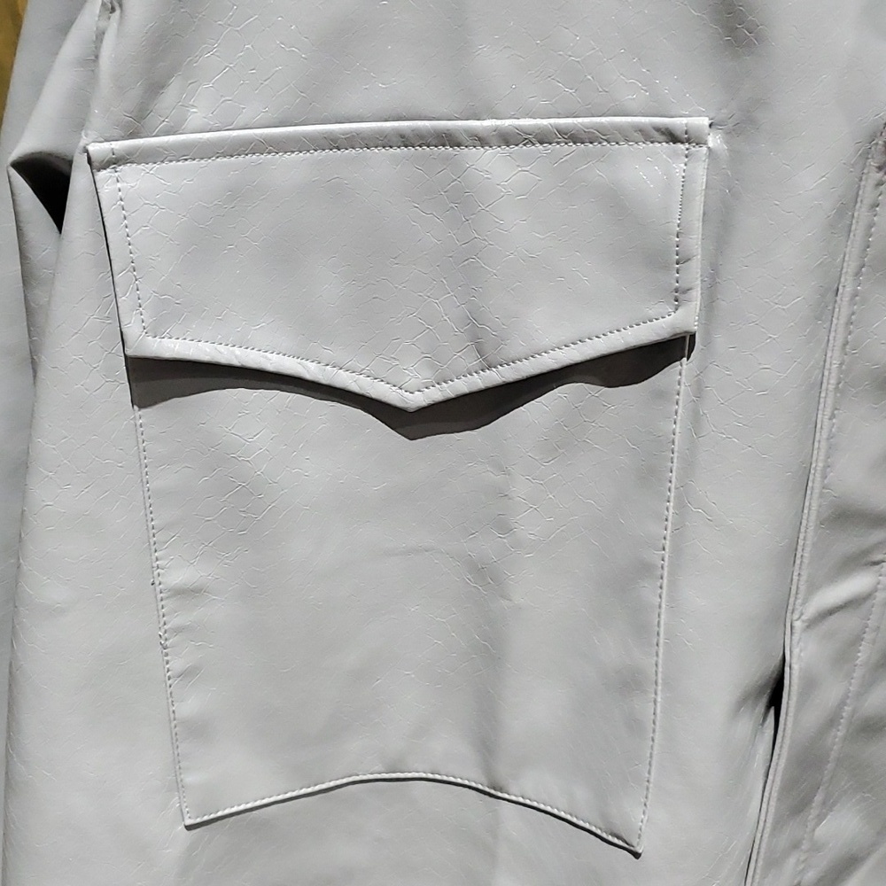 NEW MENS ASOS DESIGN ICY GRAY FAUX LEATHER CROC OVERSIZED SHACKET SIZE MEDIUM - Picture 7 of 15